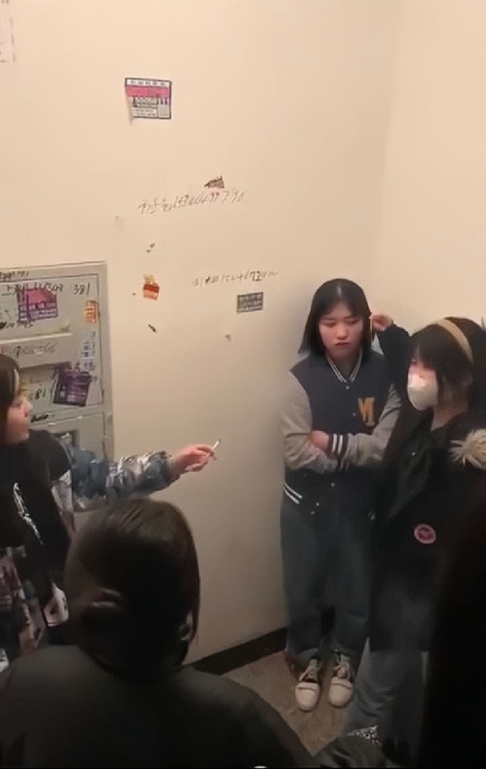 校园霸凌看完气的睡不着落后乡镇校园霸凌现状